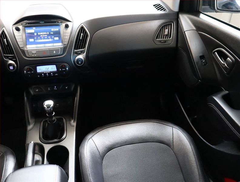 Hyundai ix35 (2015) 2.0 CRDi, 4X4, Serv.kniha - fotka 8 z 21