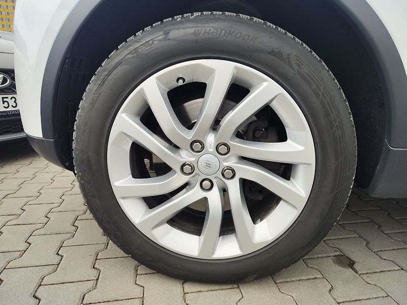 Land Rover Discovery 3.0 Td6 HSE/190kW Pano 7.míst - fotka 38 z 38