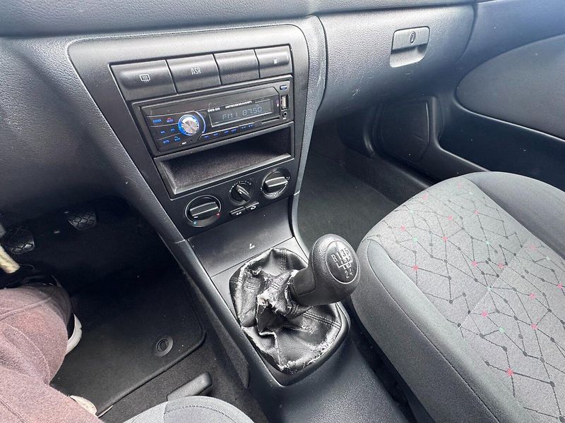 Škoda Octavia (2003) 1,6 SR 75 KW 2 MAJ STK KM - fotka 29 z 42