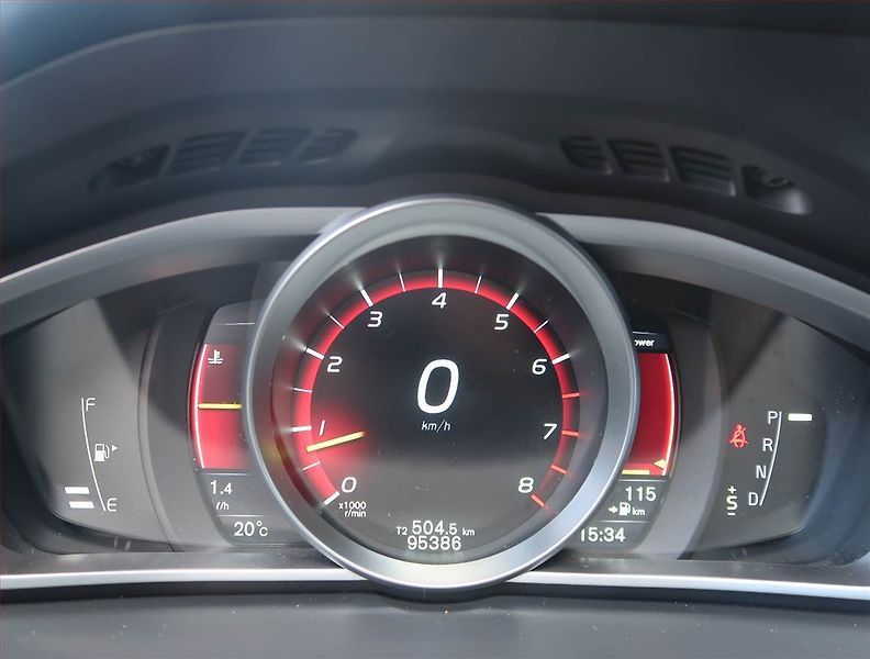 Volvo V40 (2014) 2.0 T4 AWD, 4X4, Automat - fotka 11 z 16