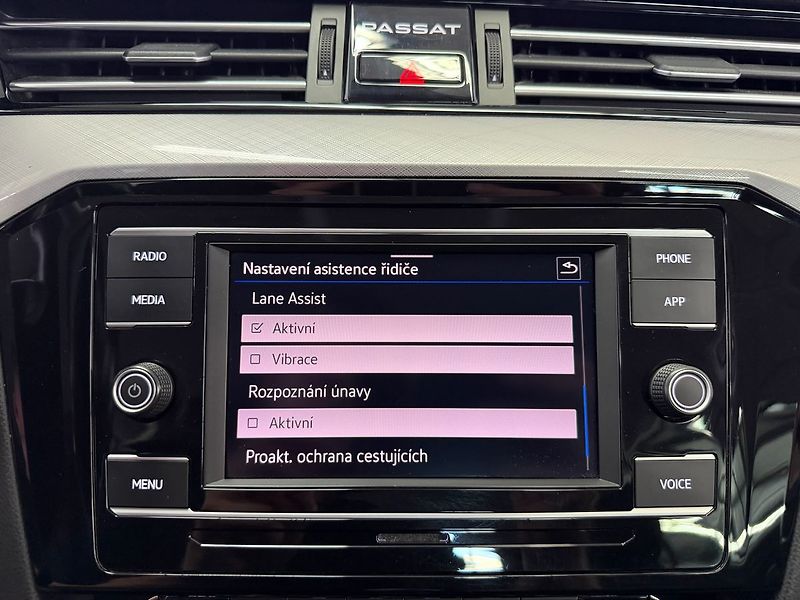 Volkswagen Passat 1.5 TSI EVO BMT BUSINESS, LED, - fotka 19 z 26