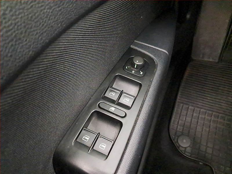 Škoda Superb (2012) Comfort 2.0 TDI, Tempomat - fotka 14 z 15