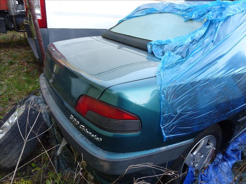 Peugeot 306 1,8 El.střecha, Klimatizace  C - fotka 3 z 12