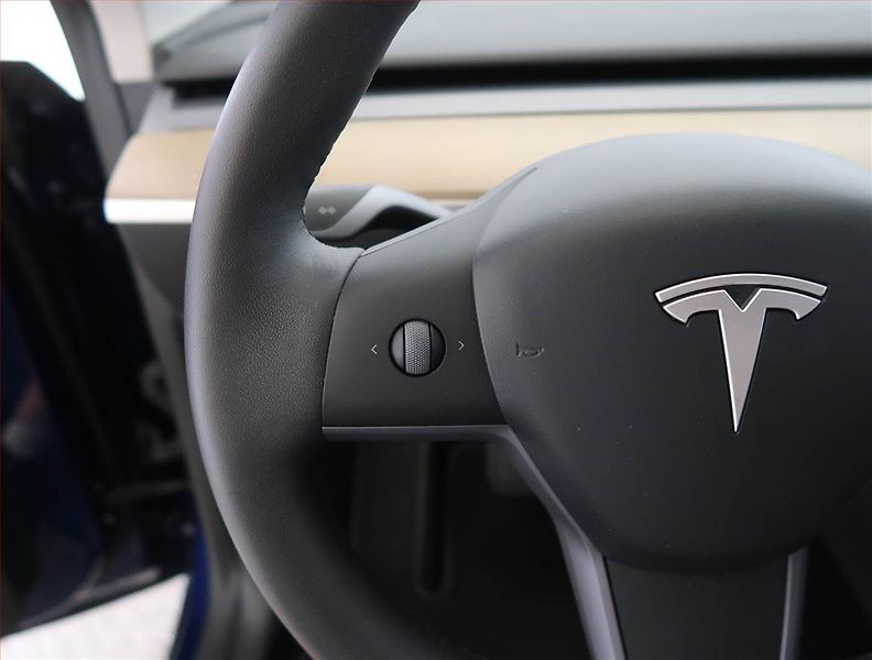 Tesla Model Y (2023) Long Range AWD 79kWh, SoH 93% - fotka 28 z 33