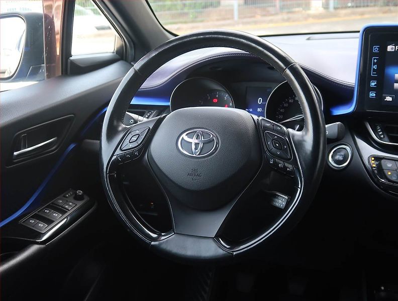 Toyota C-HR (2017) 1.2 Turbo, Serv.kniha - fotka 16 z 24