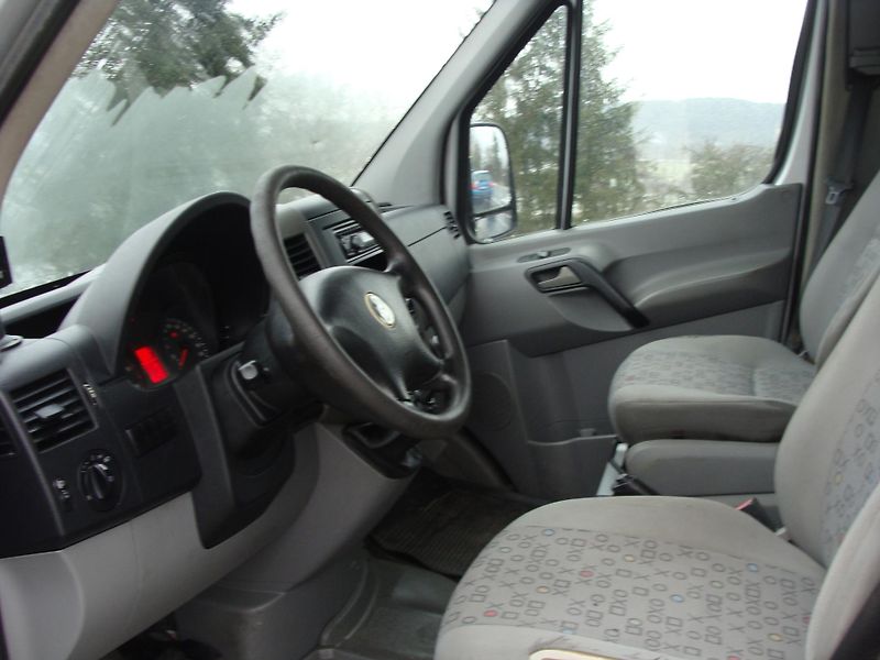 Volkswagen Crafter 2.5 TDi, 80 kW, klima, tažné - fotka 9 z 25