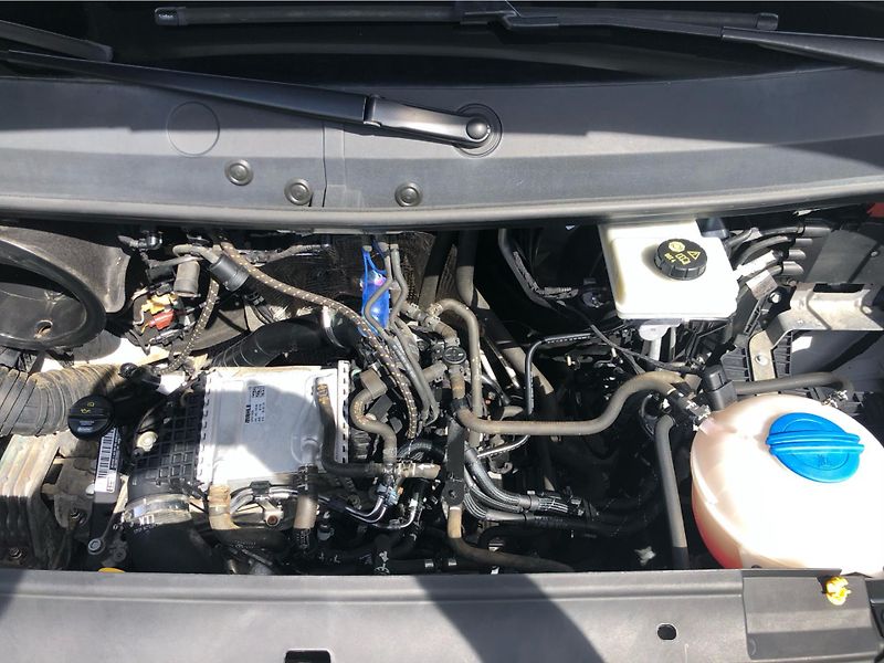 Volkswagen Crafter 2.0 TDI L2H2 - fotka 30 z 30