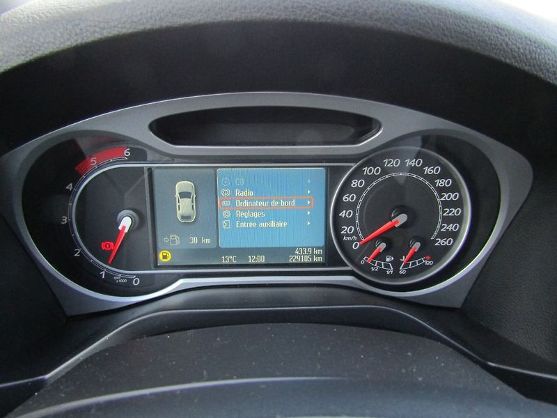 Ford S-MAX (2008) 1.8 TDCi 92kW  7 MÍST - fotka 27 z 35