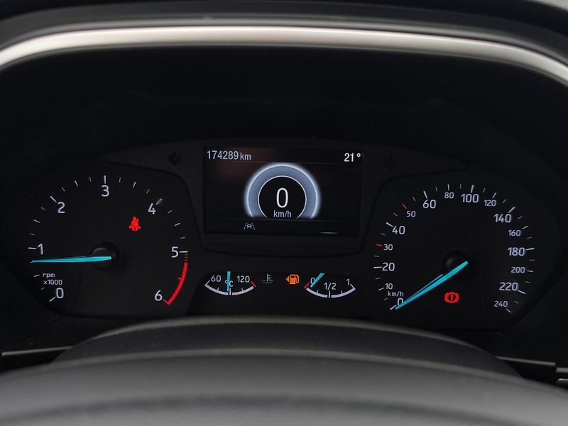 Ford Focus (2020) 1.5 EcoBlue 88kW, ČR - fotka 17 z 26