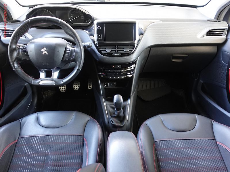 Peugeot 208 (2017) 1.2PT, GT Line, navi, TZ - fotka 8 z 22