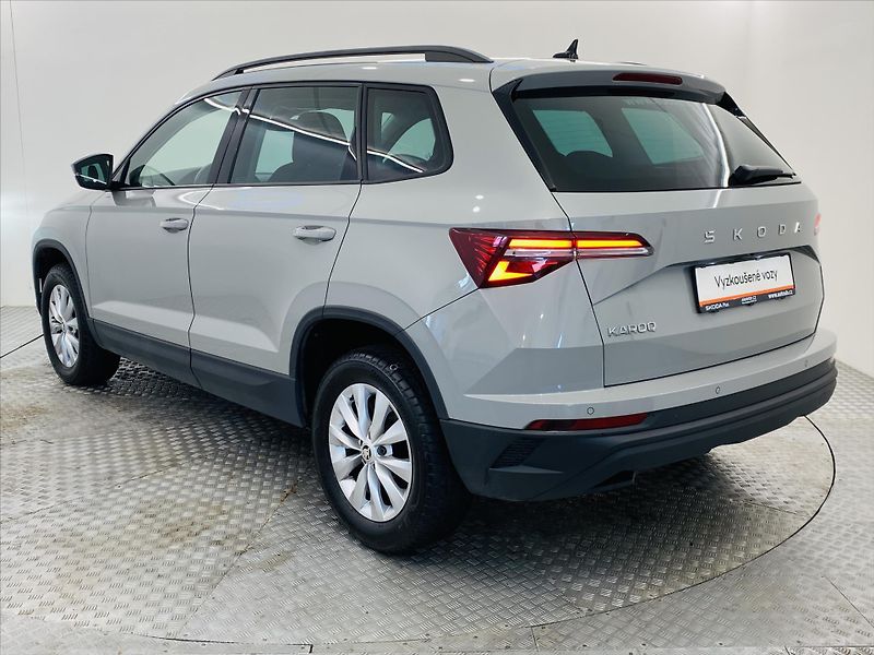 Škoda Karoq 1,5 TSI 110kW DSG Selection - fotka 23 z 26