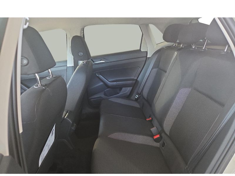 Volkswagen Polo People 1,0 TSI 70 kW 5G - fotka 12 z 27
