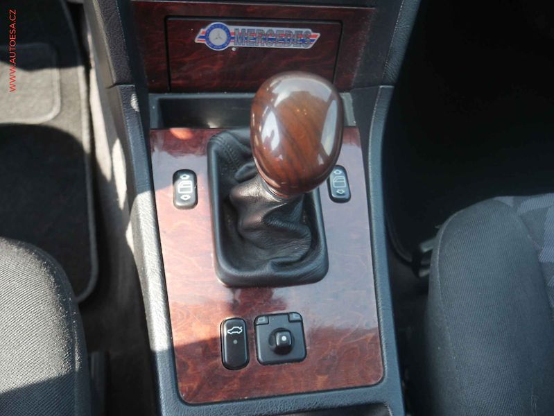 Mercedes-Benz Třídy C (1998) 2.0i, ČR, TZ - fotka 12 z 13