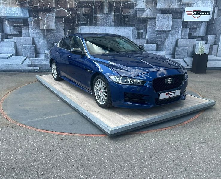 Jaguar XE (2016) 2.0D, 120KW, R SPORT - fotka 1 z 27