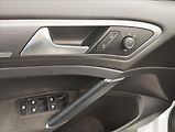 Volkswagen Golf 2,0 TDi 110KW R-Line - náhled 16