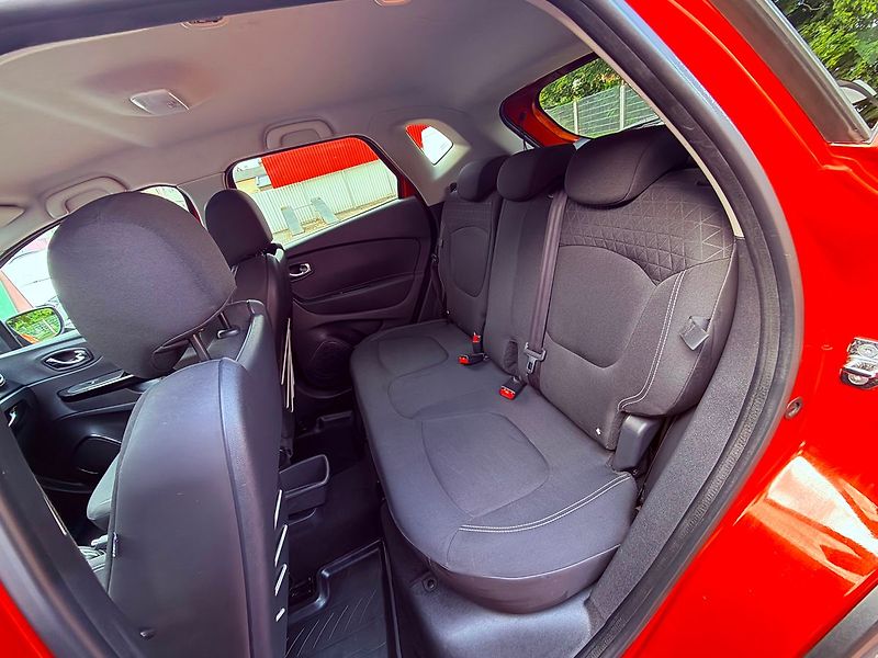 Renault Captur 0.9 TCe Intens, ČR, Serviska - fotka 12 z 25