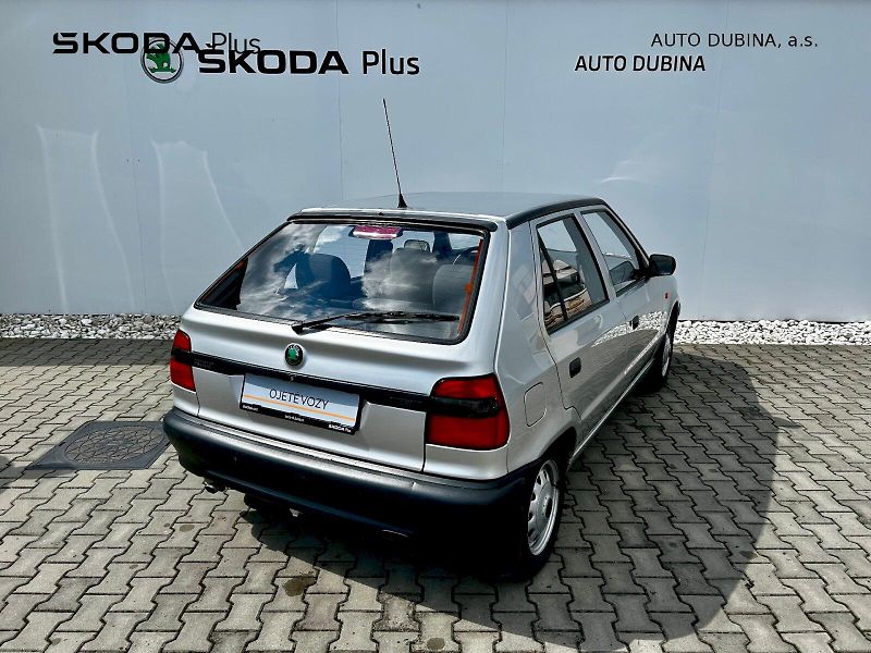 Škoda Felicia (1997) 1.3 MPi 50kW LXI - fotka 2 z 23