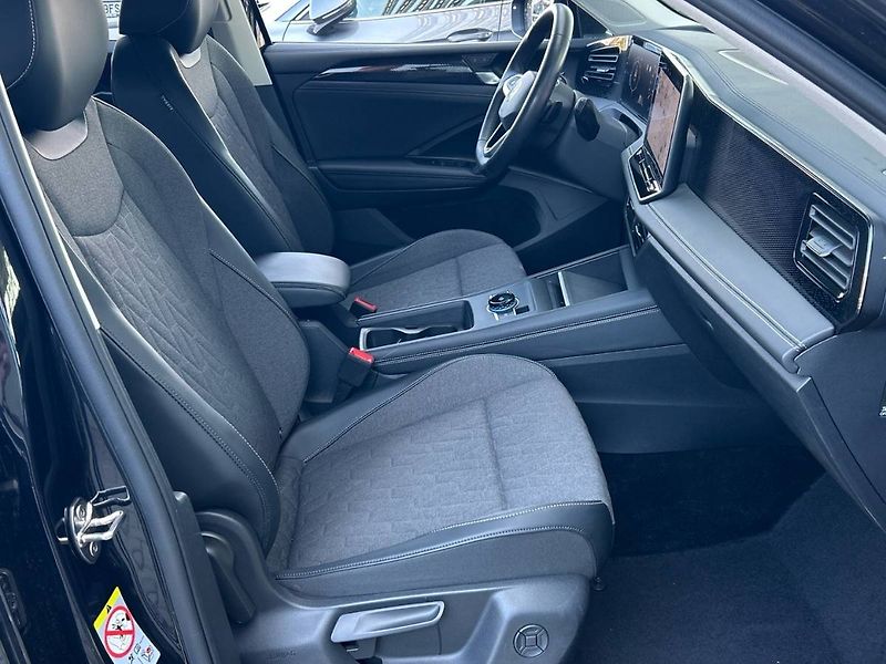 Volkswagen Tiguan (2024) 2.0 TDI 7DSG Life - fotka 14 z 32