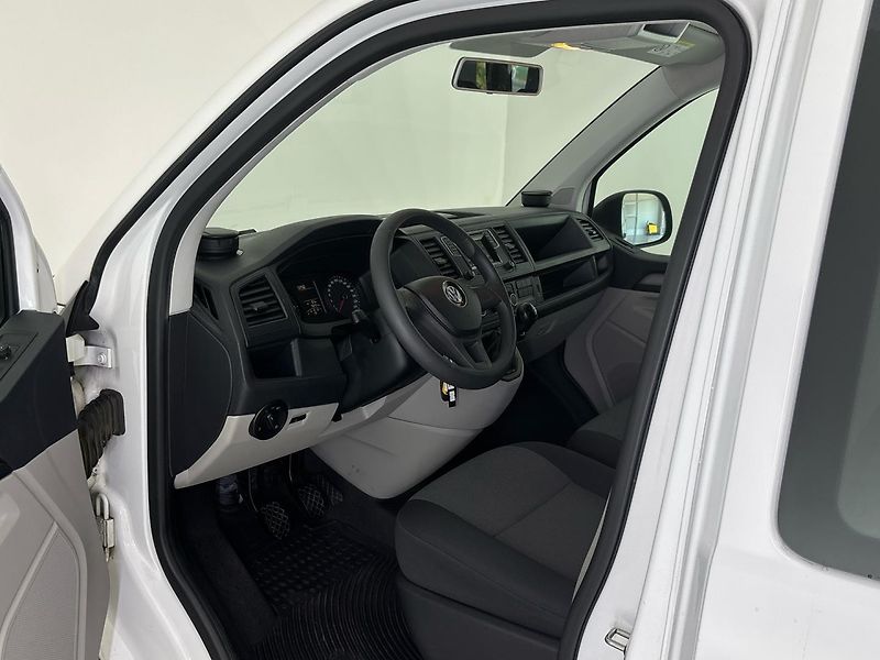 Volkswagen Transporter Kombi Kombi - fotka 6 z 25