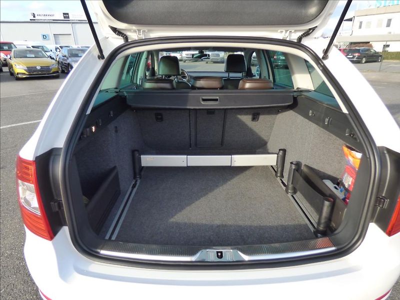 Škoda Superb 2,0 TDI 125kw 4x4  Laurin & Kl - fotka 35 z 54