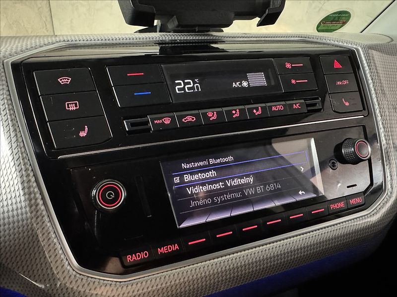 Volkswagen e-up! 61kW Move LED Kamera APP - fotka 28 z 40