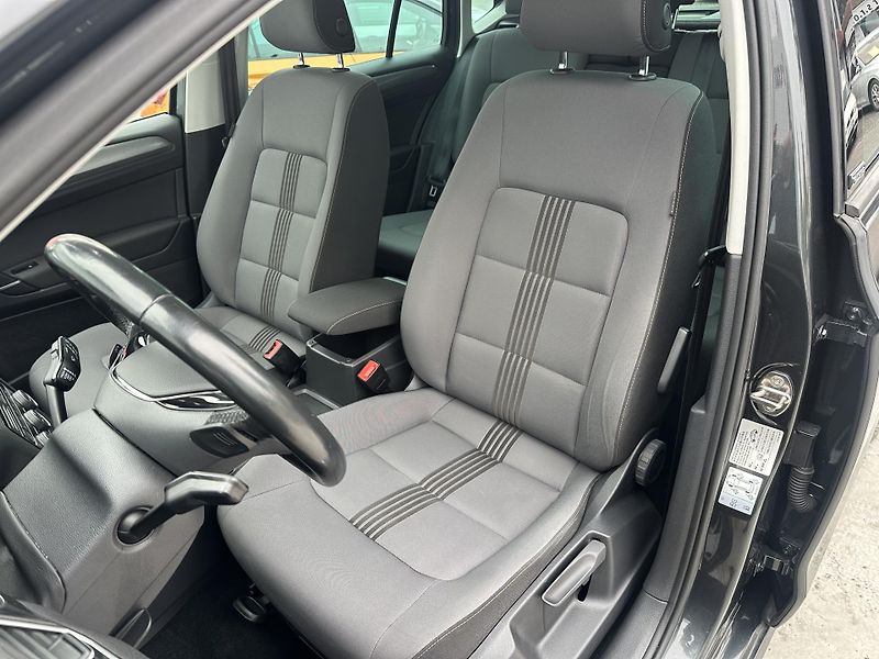 Volkswagen Golf Sportsvan (2016) 1.4 TSI DSG ser.knížka - fotka 11 z 43