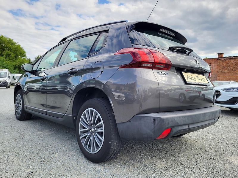 Peugeot 2008 1.2 PureTech 82k ČR 1.majitel - fotka 37 z 47