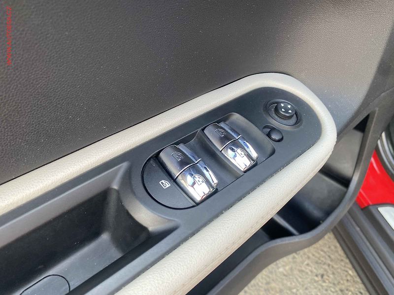 Mini Countryman (2017) 1.5i, ČR, servis.kniha, LED - fotka 13 z 17