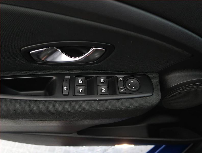 Renault Mégane (2011) 1.6 16V, ČR,1.maj, nová STK - fotka 17 z 17