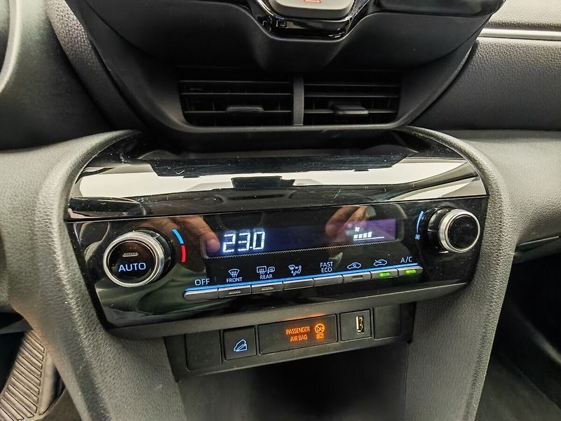 Toyota Yaris Cross 1.5 Hybrid eCVT AWD Comfort - fotka 26 z 31