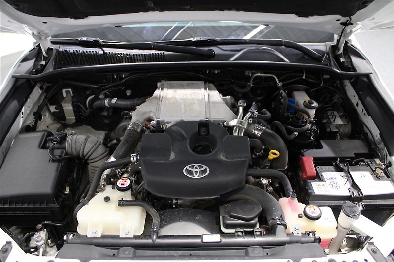 Toyota Hilux 2,4 D-4D 150 4x4 1.majitel, CZ - fotka 7 z 33