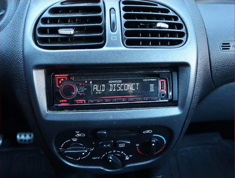 Peugeot 206 (2006) 1.6 16V, Serv.kniha, po STK - fotka 12 z 14
