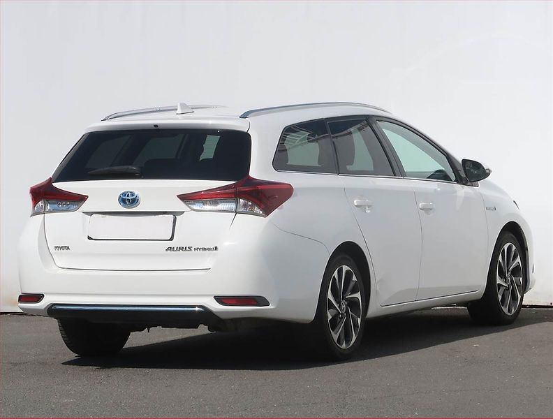 Toyota Auris (2015) Hybrid, Automat, Tempomat - fotka 5 z 21