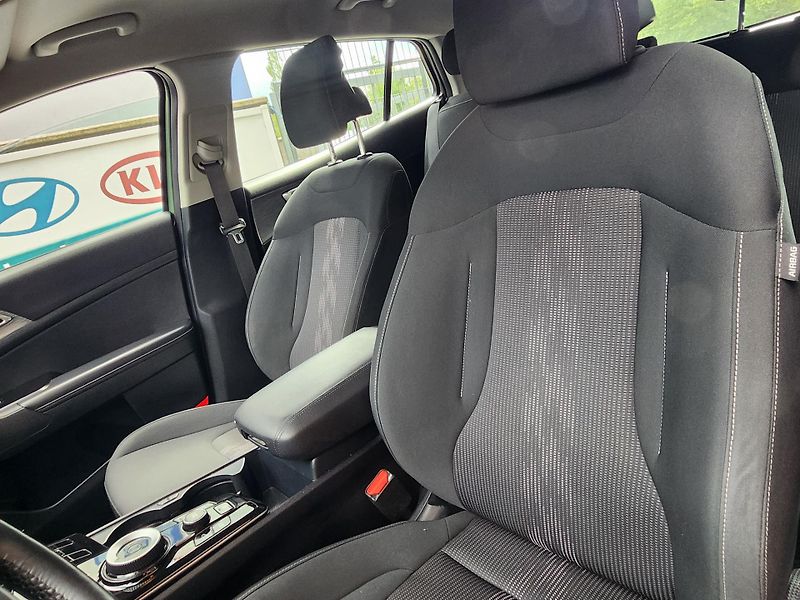 Kia Sportage 1.6-PHEV-1.MAJITEL-V ZÁRUCE - fotka 11 z 13