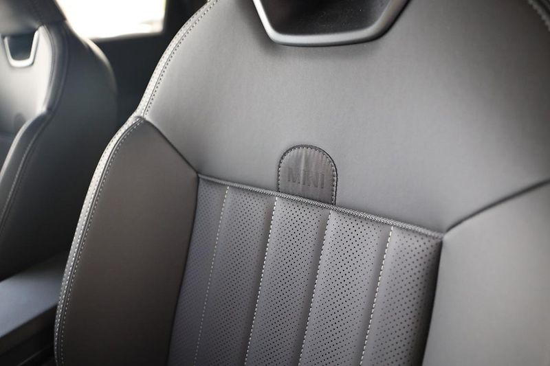 Mini Countryman JCW ALL4 - fotka 12 z 17