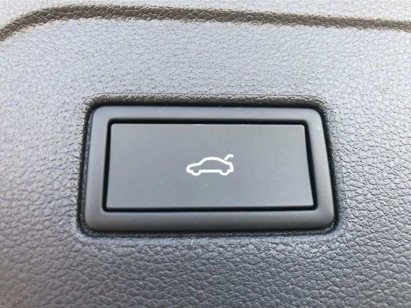 Volkswagen Touran People 1,5 TSI 110 kW EVO2 7DS - fotka 16 z 30