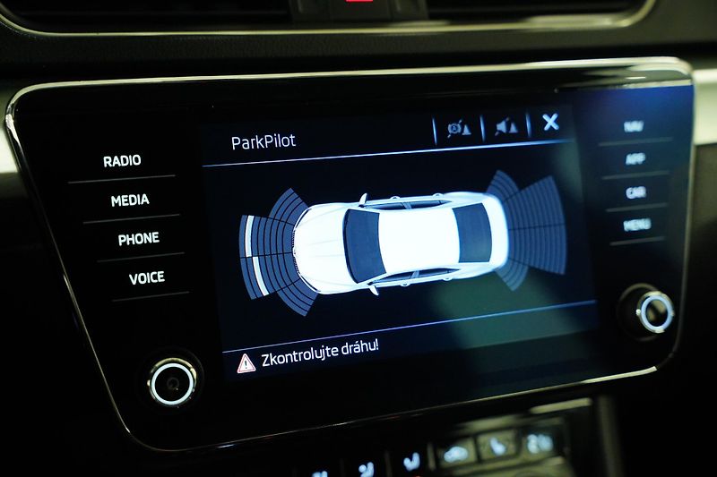 Škoda Superb - fotka 20 z 30