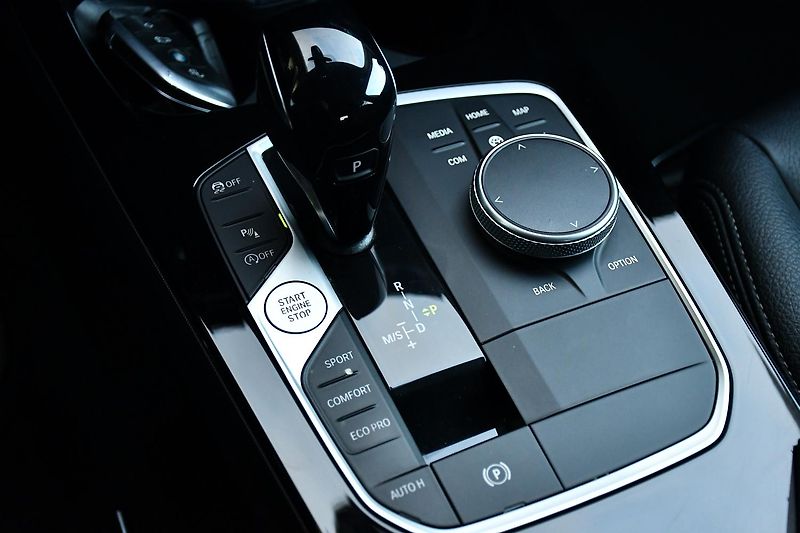 BMW Řada 2 218d TAŽNÉ HUD ČR 1M - fotka 25 z 41