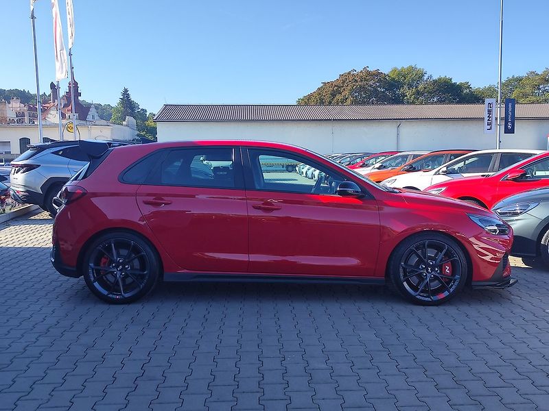 Hyundai i30 2.0 T-GDI/206kW N-Performance - fotka 4 z 38