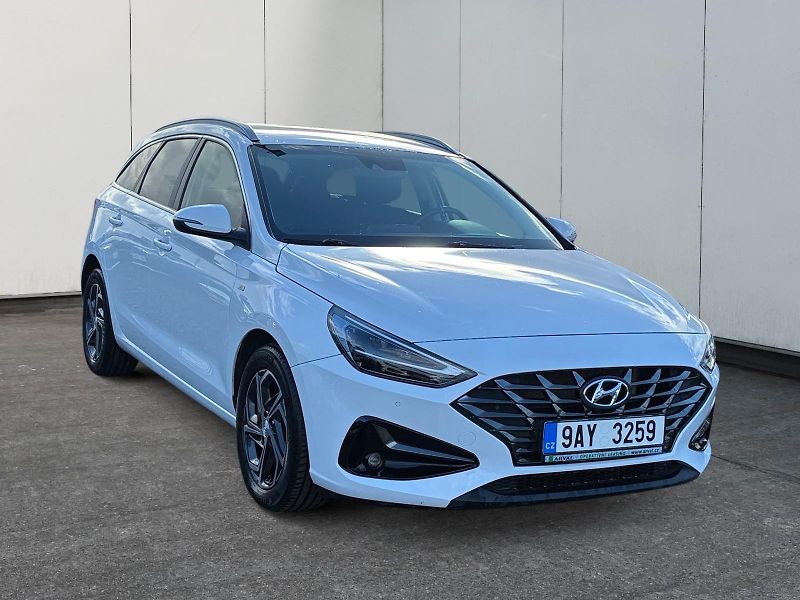 Hyundai i30 (2023) SMART 1.5T-GDI 118kW CZ DPH - fotka 3 z 11
