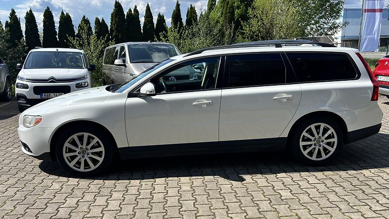 Volvo V70 2.4D 180k AWD - fotka 5 z 14