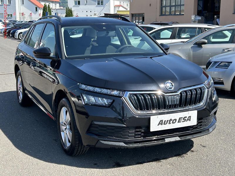 Škoda Kamiq (2022) 1.0 TSi, Active, +kola - fotka 1 z 17