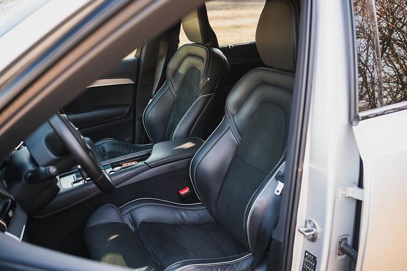 Volvo XC90 (2022) B5 AWD - fotka 16 z 28