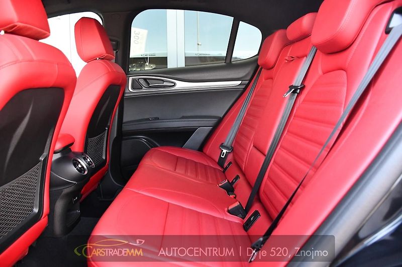 Alfa Romeo Stelvio 2.0T 16V 206kW VELOCE AT8 Q4 - fotka 20 z 49