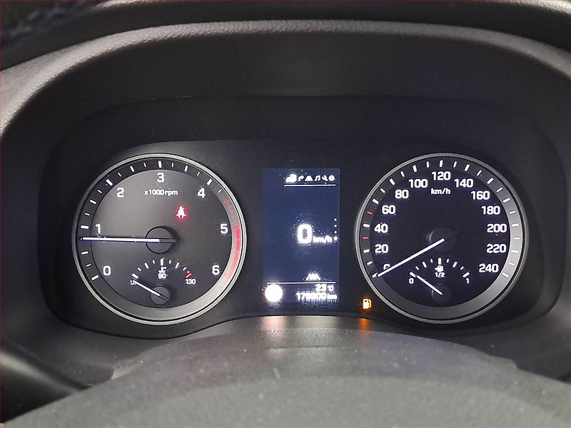 Hyundai Tucson (2016) 1.7 CRDi, Navi, Xenony - fotka 11 z 19