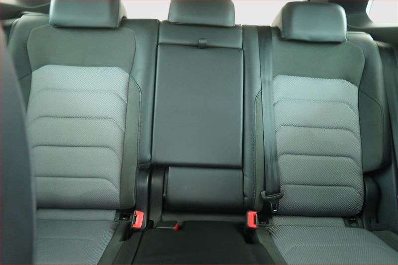 Volkswagen Tiguan (2017) R-Line 2.0 TDI, 4X4, Automat - fotka 10 z 18