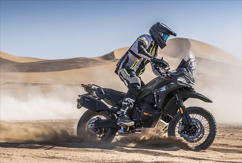 CFMOTO (2026) 1000MT-X Touring  E5+ - fotka 3 z 4