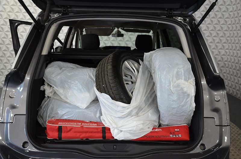 Citroën Grand C4 SpaceTourer (2021) 1.5BlueHDi 96kw Feel Pack 7  - fotka 15 z 15