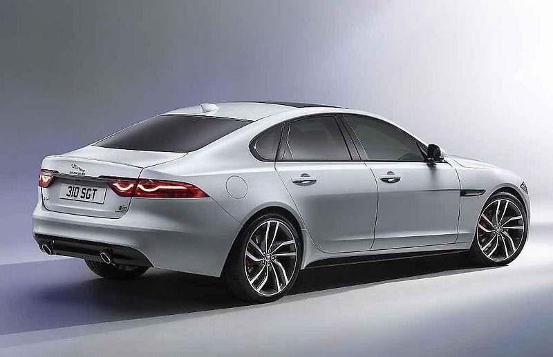 Jaguar XF.