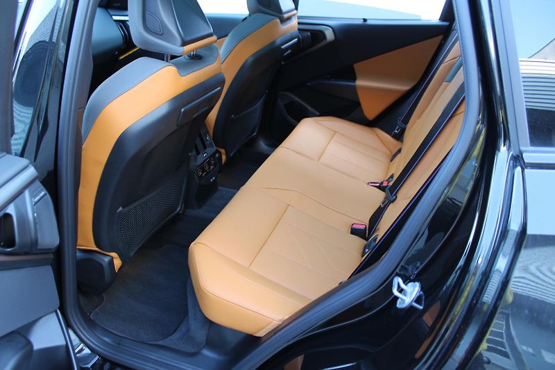 BMW X3 xDrive30e - fotka 13 z 29